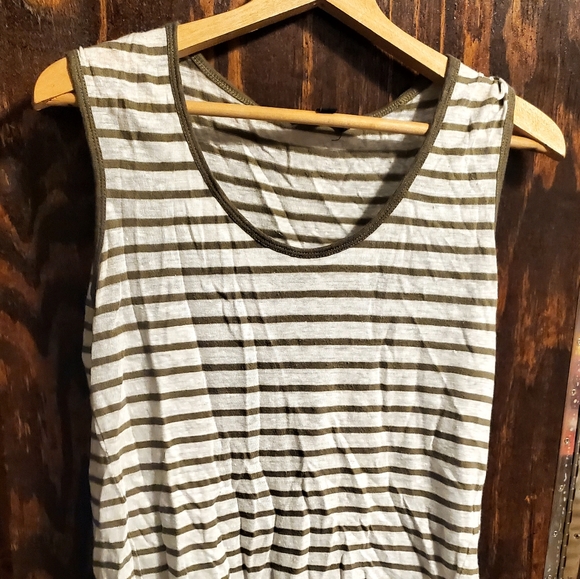 Bundle- Tank Top - Picture 5 of 8